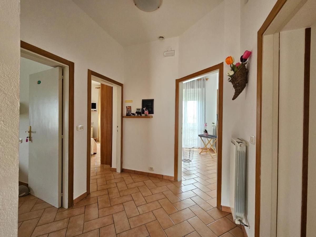 Delizioso Appartamento Collinare Limigiano Exterior photo