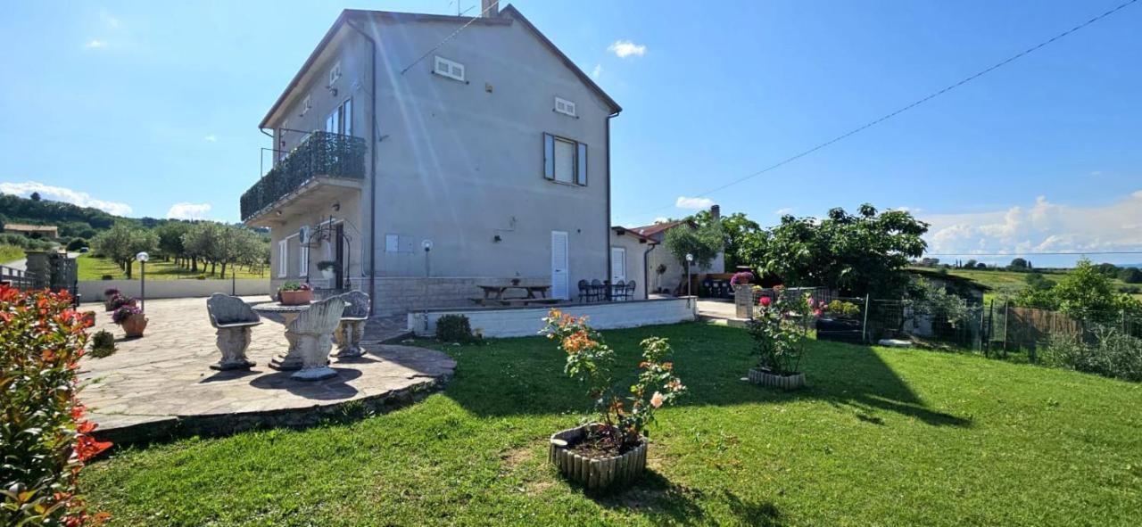 Delizioso Appartamento Collinare Limigiano Exterior photo